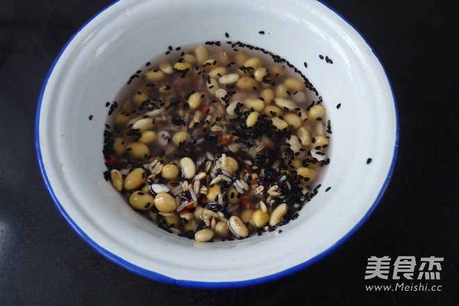 芝麻杂粮豆浆