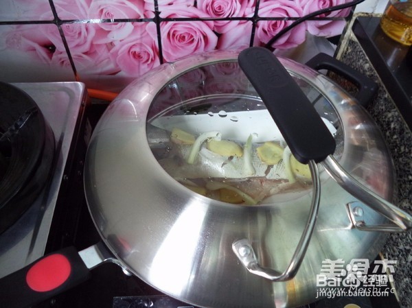 清蒸鲈鱼的做法