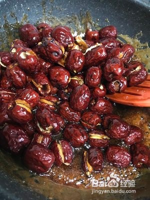 养颜杏仁阿胶枣的做法