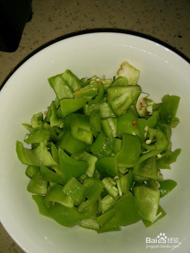 番茄辣子炒鹌鹑蛋