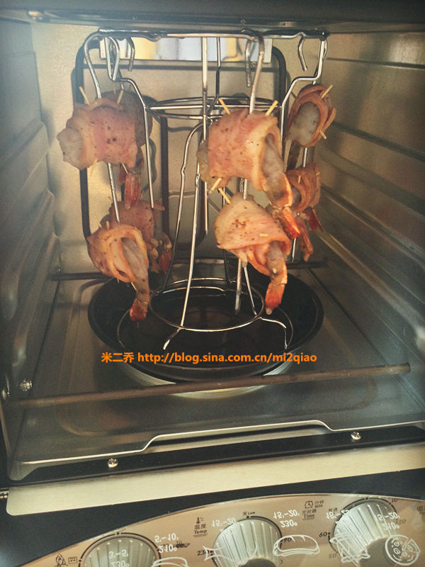 吊烤培根鲜虾卷