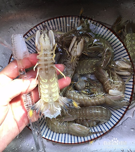 如何做出好吃的香辣美味皮皮虾