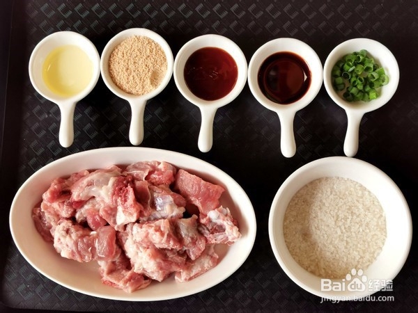 诱人的粉蒸排骨