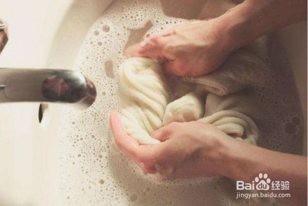 衣服上有柴油味怎么去除