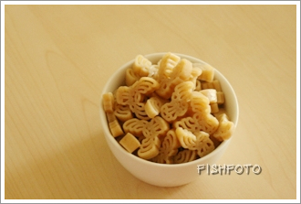 松子菠菜苗炒意粉