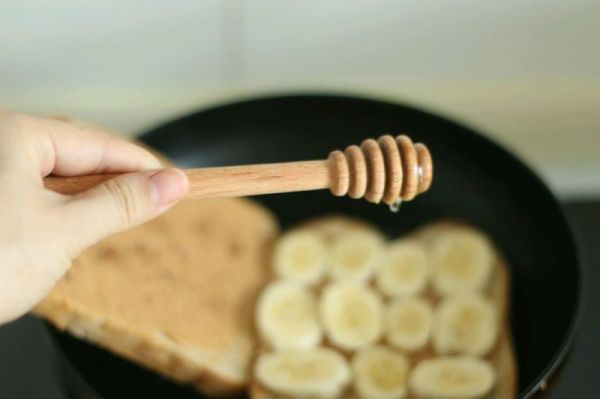 花生酱香蕉三明治
