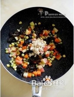 西瓜皮新吃法美味瓜皮丁