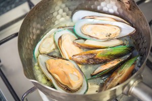 教大家做白汁煮青口