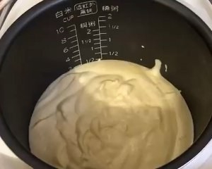 松软的电饭煲蛋糕的做法