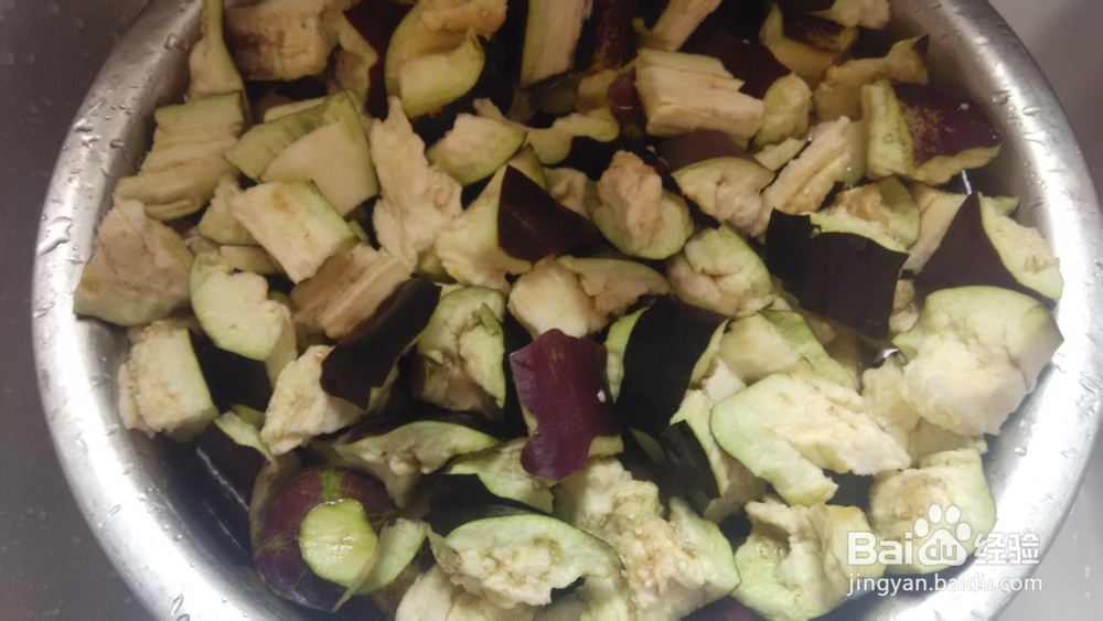 如何做家常油焖茄子?