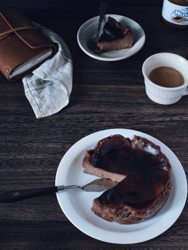 巧克力巴斯克蛋糕