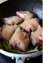 海带花生烧猪蹄