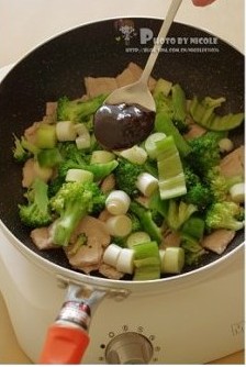 排毒防癌沪式甜酱西兰花的做法