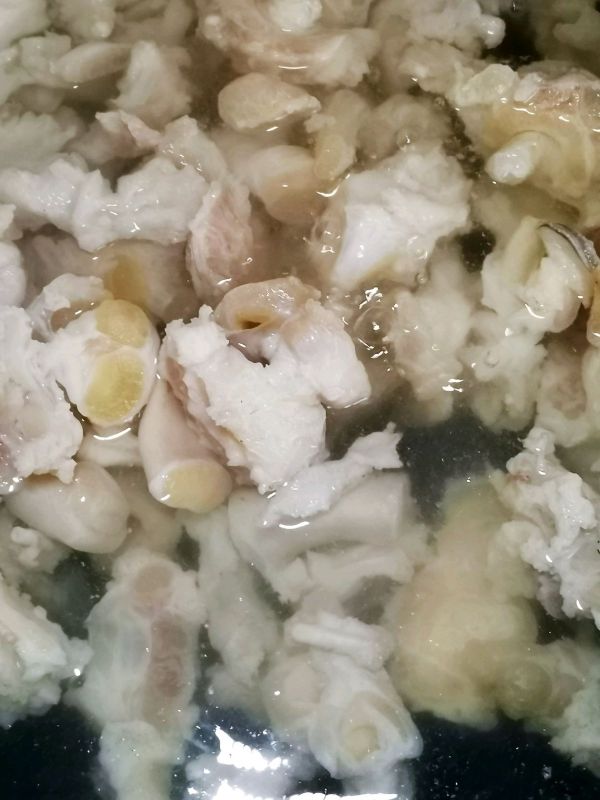 红烧牛蹄筋炖萝卜