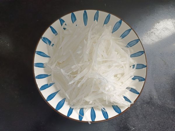 凉拌葱油萝卜丝