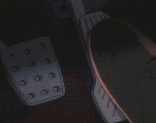 这样踩油门太费油,教你如何省油的技巧