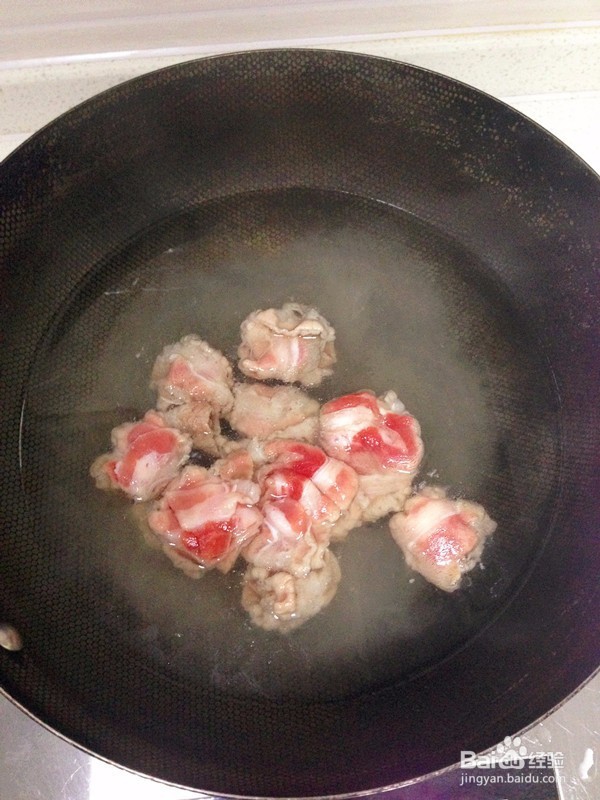 小朋友很爱吃的金针菇肥牛汤