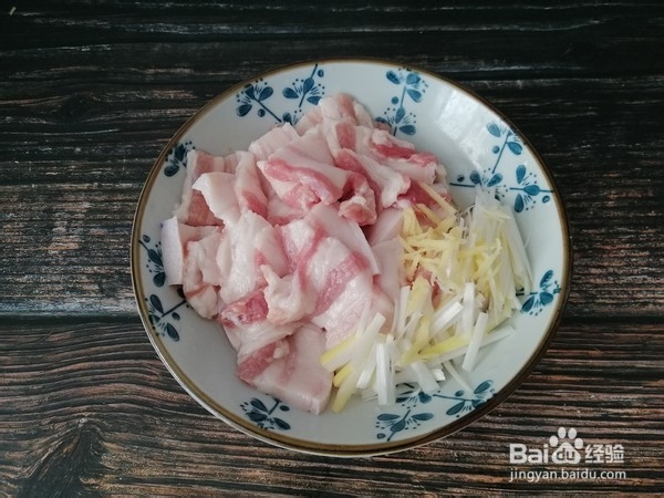 软糯咸香的南瓜粉蒸肉