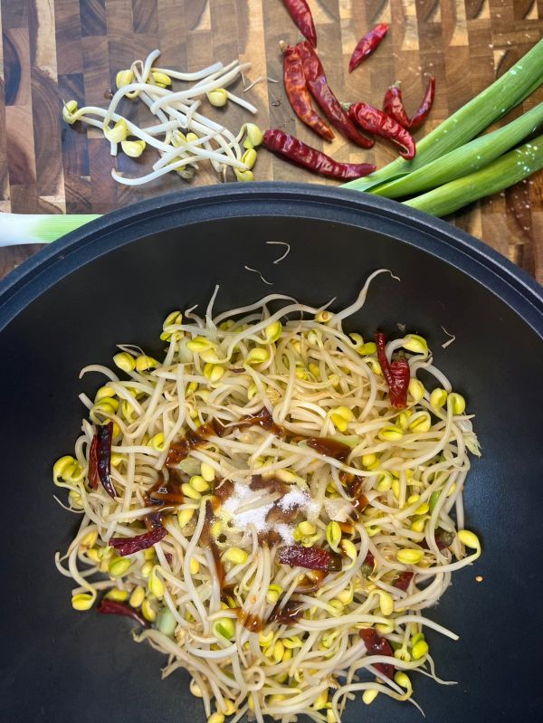 小炒黄豆芽越嚼越香