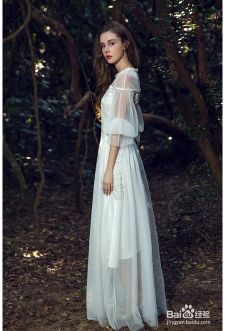 根据自己的体型选择适合自己的服装