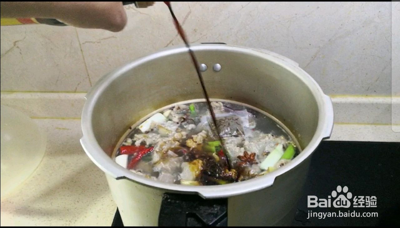 筋头巴脑牛肉火锅的做法