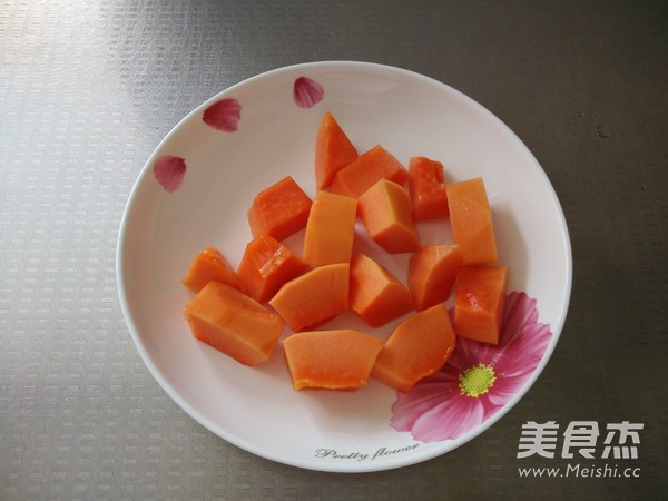 木瓜莲子银耳羹