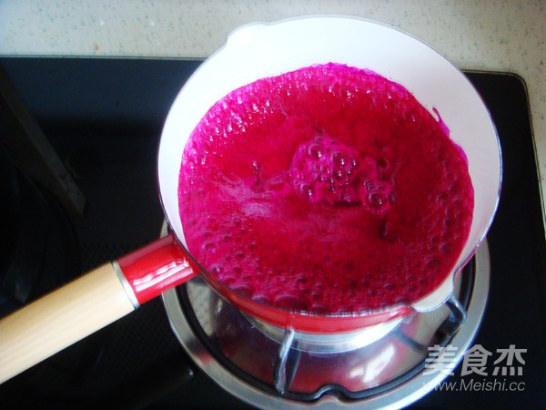 莲蓉花朵和果子