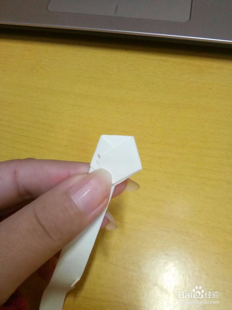 教你如何折塑料管五角星