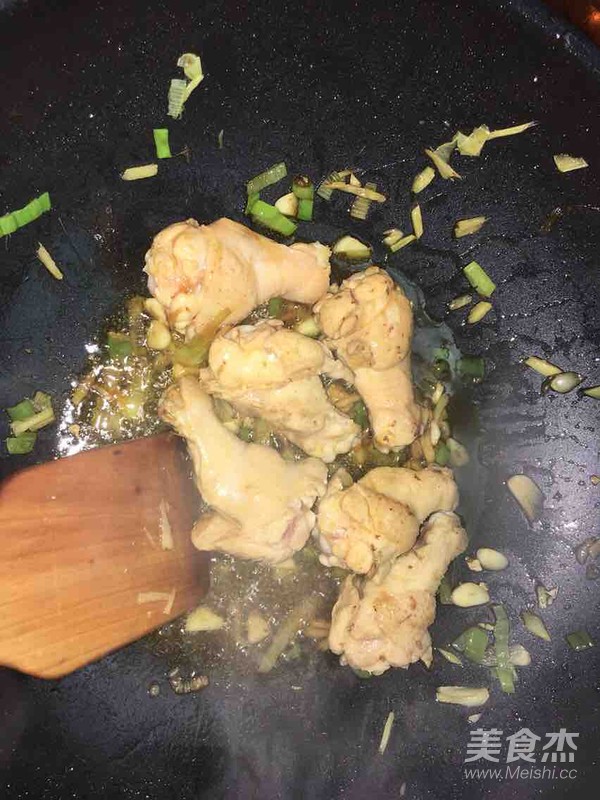 土豆炖鸡翅根