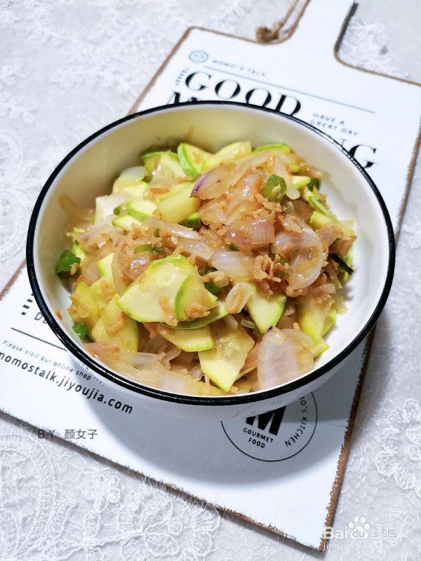 清理冰箱菜西葫芦炒洋葱