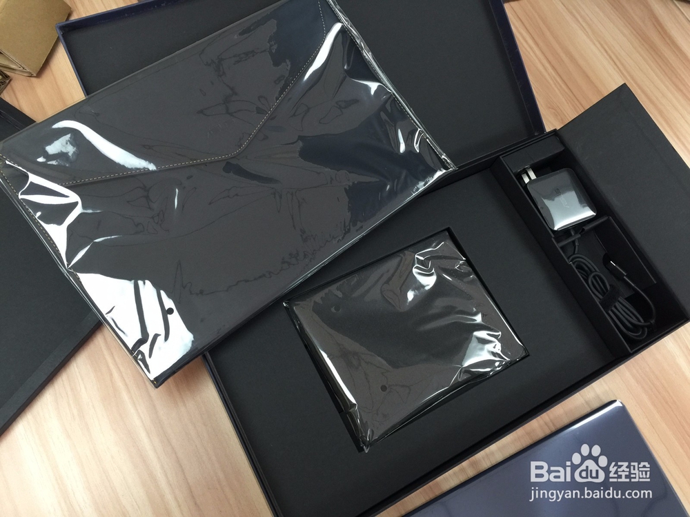 华硕灵耀3 Deluxe开箱