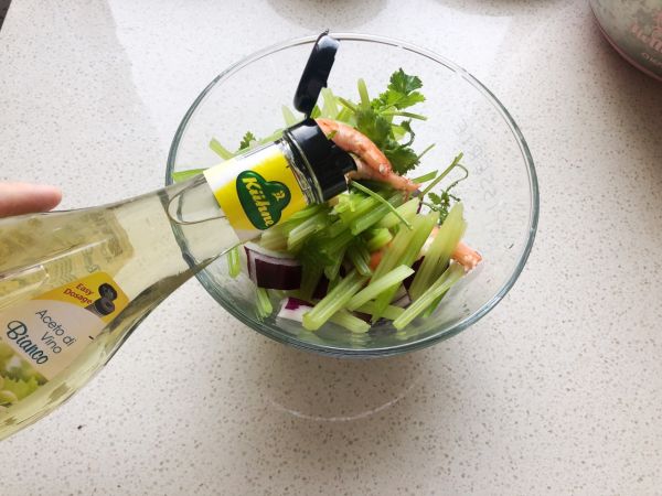 清爽低脂凉拌菜之凉拌虾仁芹菜