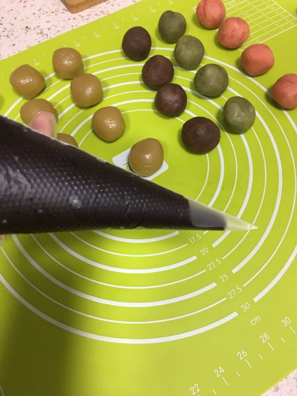 桃山皮流心月饼and桃山皮月饼