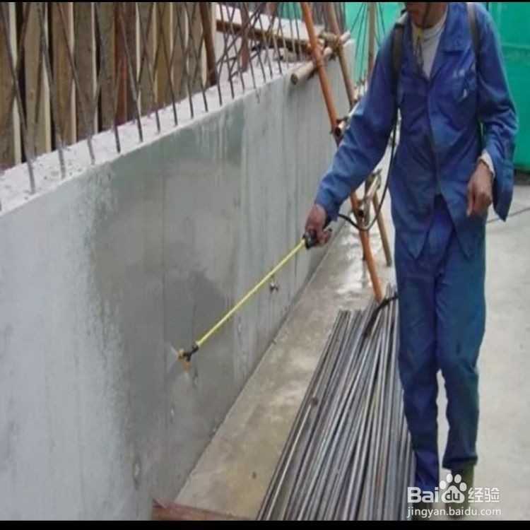 墙面起砂翻沙怎么处理