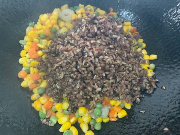 低GI藜麦杂粮菠萝饭