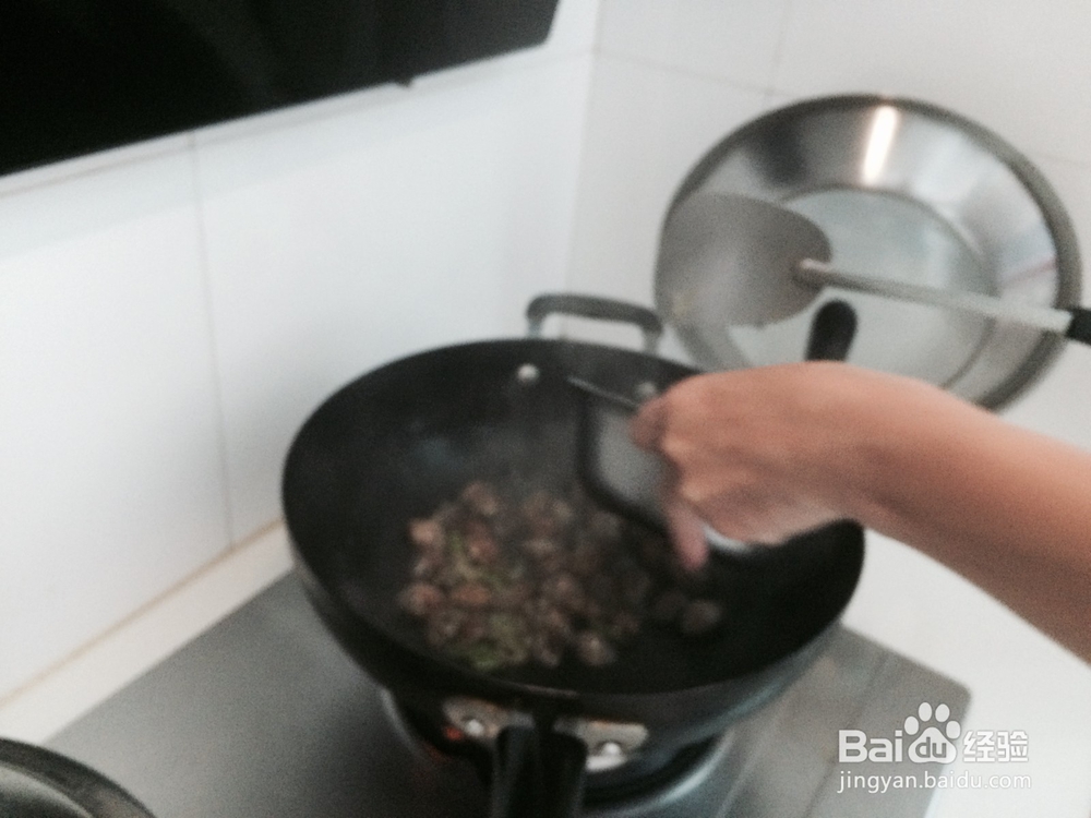 大葱炒花蛤的做法