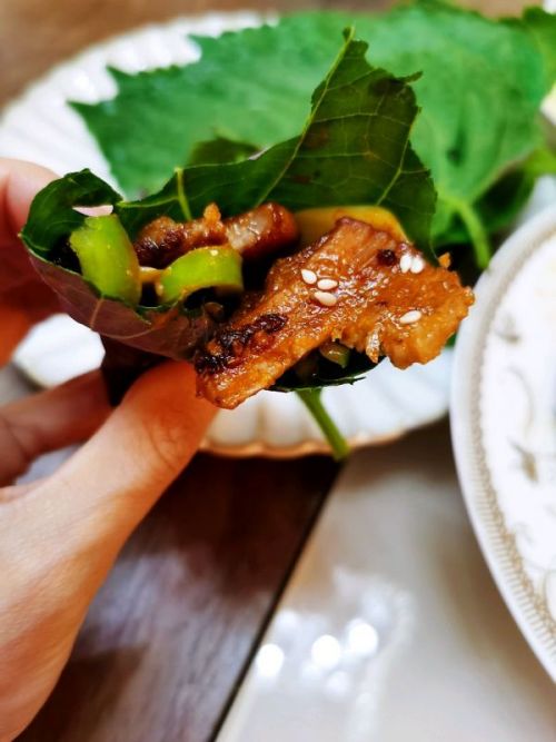 苏子叶配烤五花肉