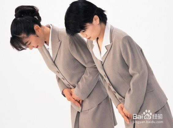 日本礼仪之鞠躬和坐姿标准