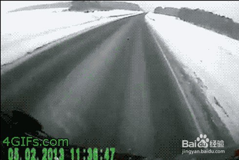 在冰雪天如何行车安全