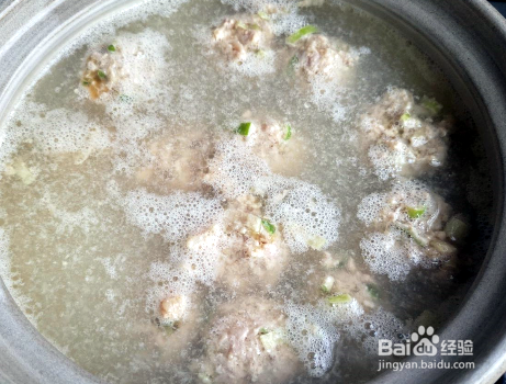 家庭自制丸子汤