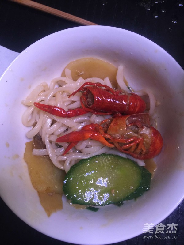 媲美餐馆 十三香小龙虾