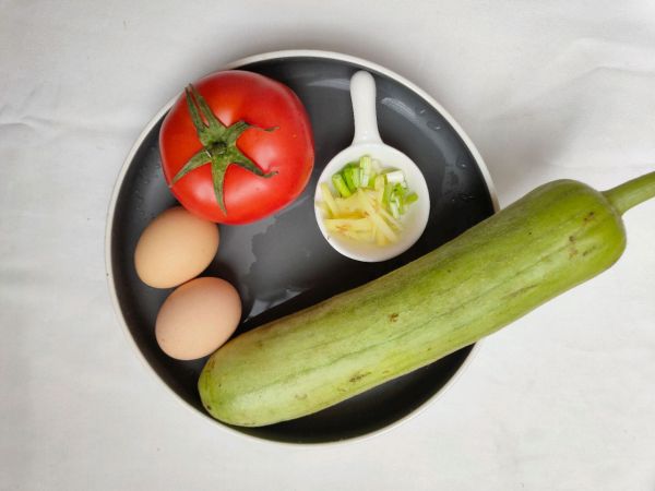 番茄丝瓜鸡蛋汤