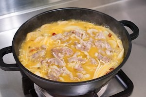 酸汤鲜虾羊肉卷的做法