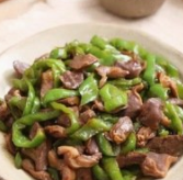 如何做出好吃美味的家常菜:青椒炒鸡杂