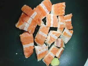 三文鱼豆腐汤的做法