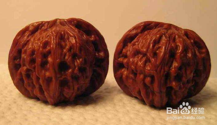 山桃核手串怎么养红