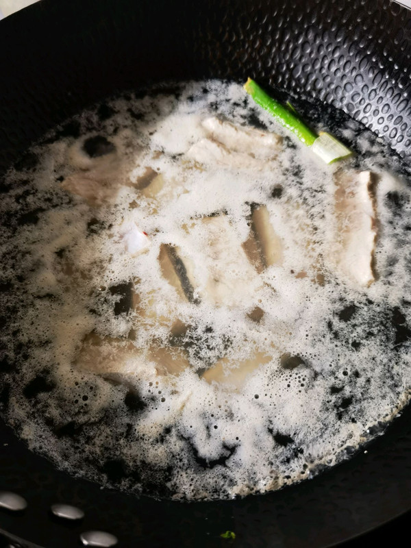 脱骨香红烧排骨