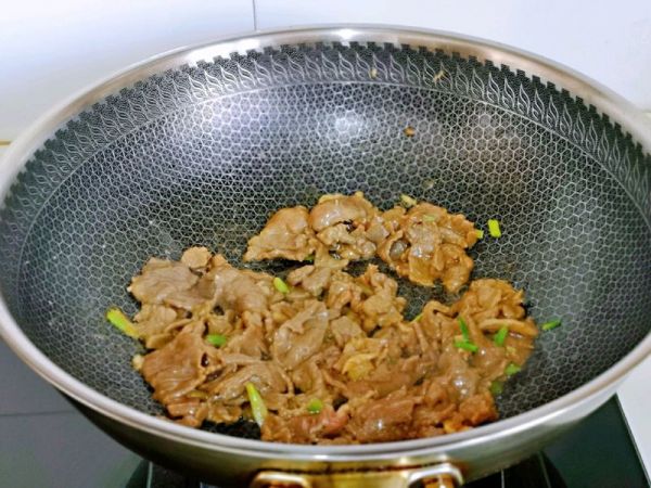 胡萝卜山药炒牛肉