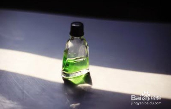 7个妙招消刺鼻风油精味道