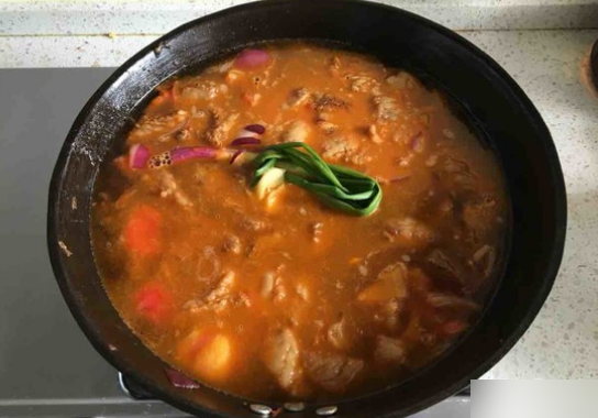 茄子炖土豆和牛肉能一起吃吗